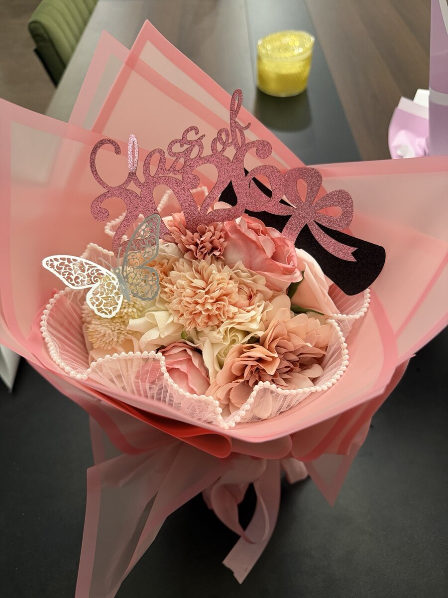 Pink Class of 2026 graduation bouquet